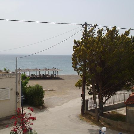 To Kyma Aparthotel Amarynthos Exteriör bild